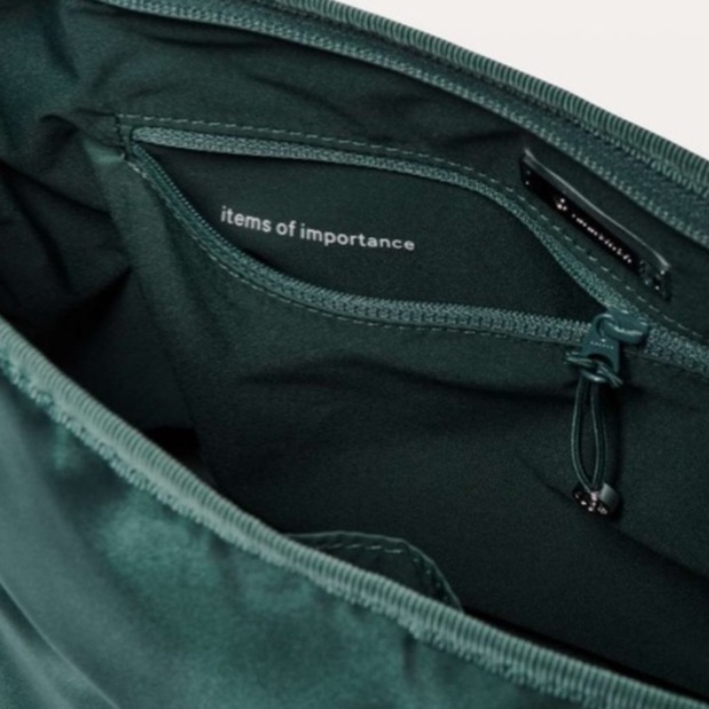 Lululemon Teal City Adventurer Shoulder Bag *7L - Picture 5 of 11